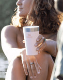 Stanley - Copo de cerveja isolado, copo empilhável Stay Chill de 473 ml, para bebidas quentes ou frias