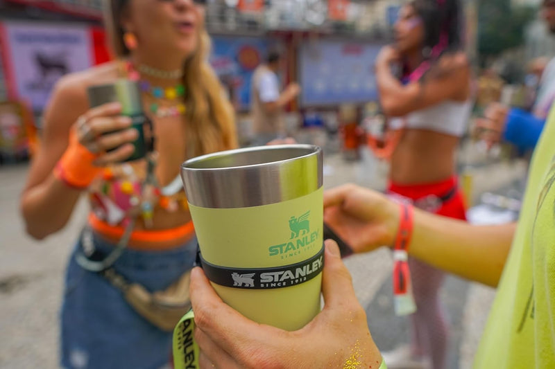 Stanley - Copo de cerveja isolado, copo empilhável Stay Chill de 473 ml, para bebidas quentes ou frias